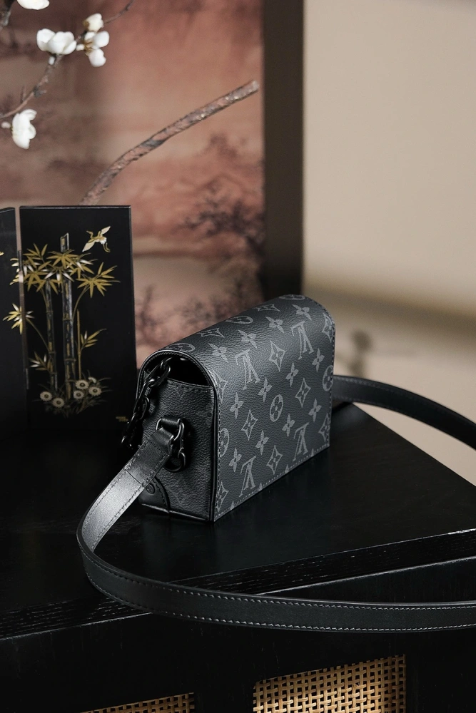 LV STEAMER Handbag