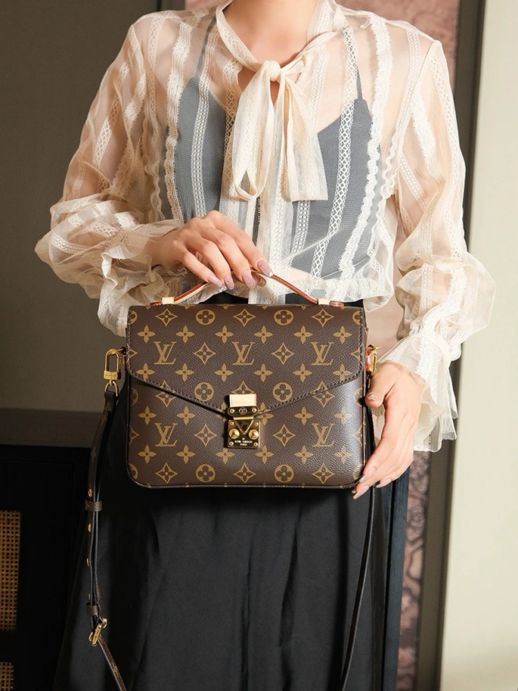 LV pochette métis m44875
