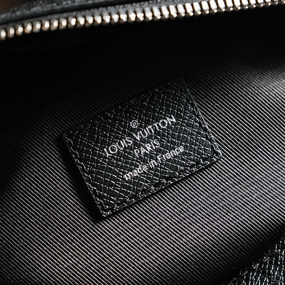LV OUTDOOR Crossbody Bag M30233