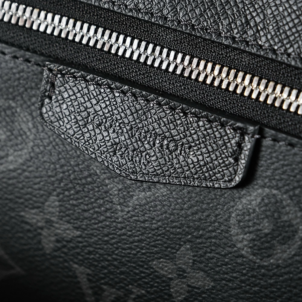 LV OUTDOOR Crossbody Bag M30233