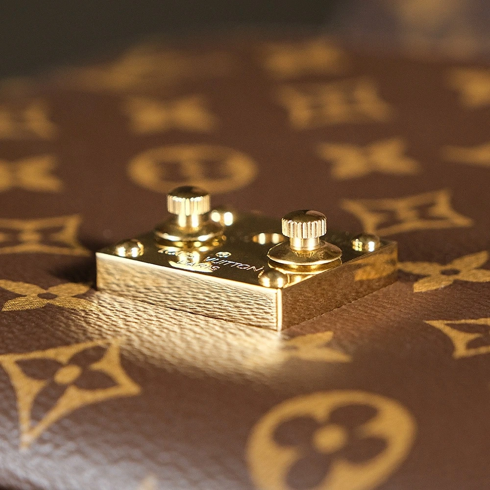 LV pochette métis m44875