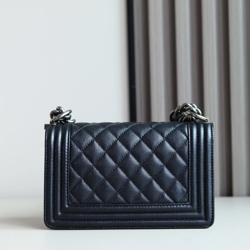 Chanel leboy
