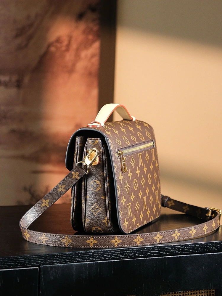 LV pochette métis m44875