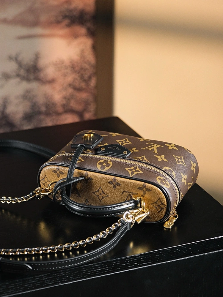 LV Vanity Chain Pouch