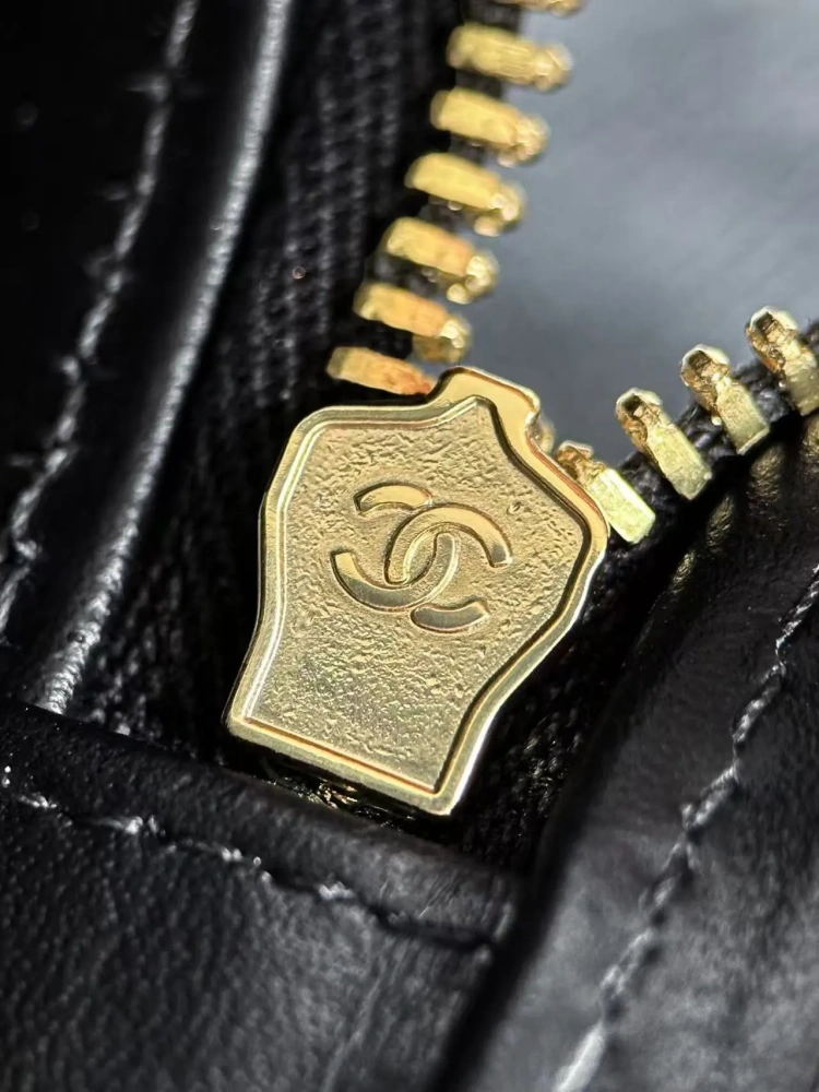 Chanel 22s cosmetic box