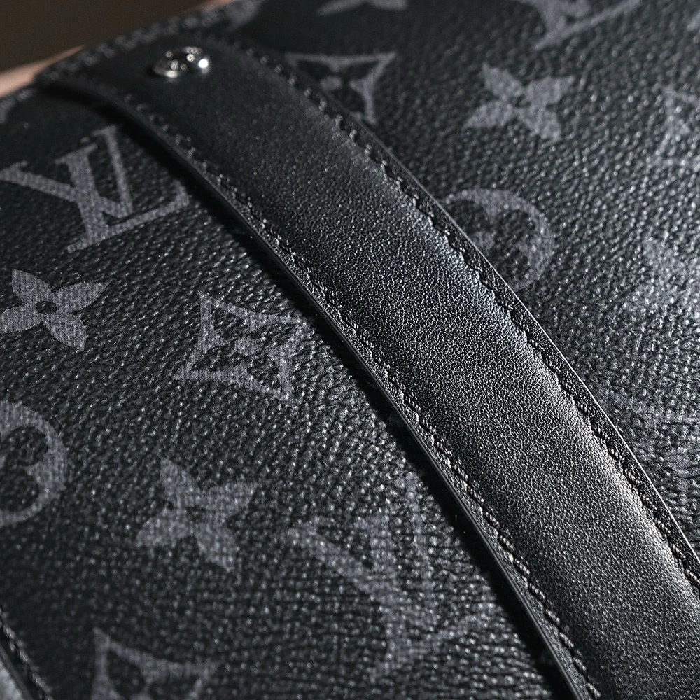LV Keepall series, the favorite bag for trendy men