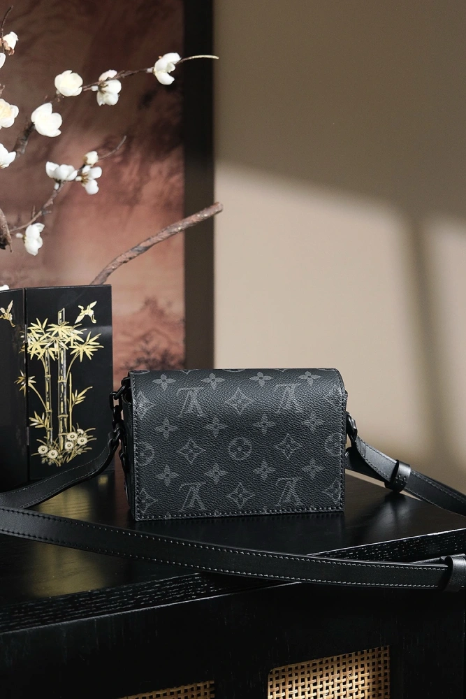 LV STEAMER Handbag