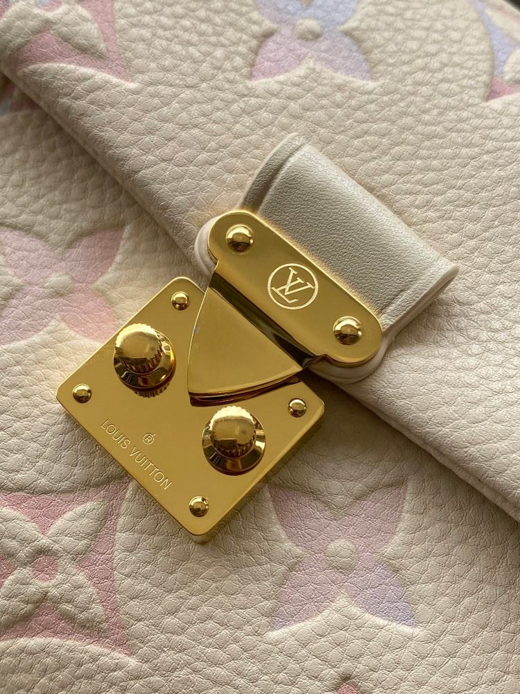 LOUIS VUITTON NANO MADELEINE M25596 (21*12.5*6cm)
