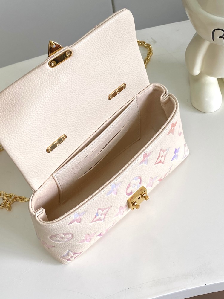 LOUIS VUITTON NANO MADELEINE M25596 (21*12.5*6cm)