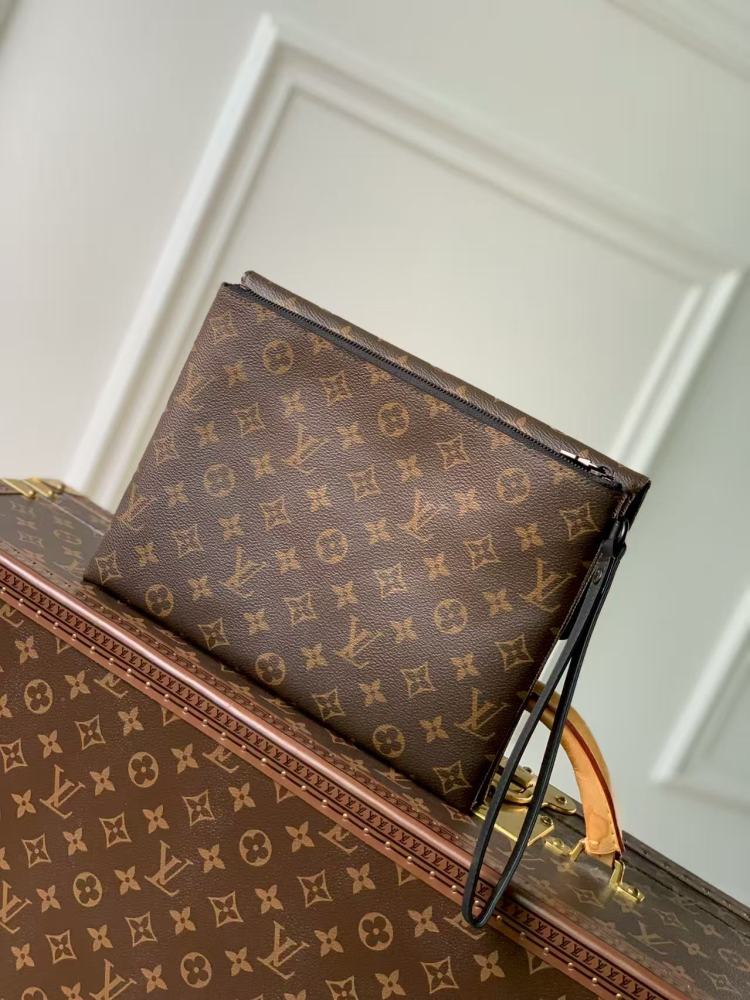 LOUIS VUITTON POCHETTE S-LOCK M82598 (28*22.5*3.5cm)