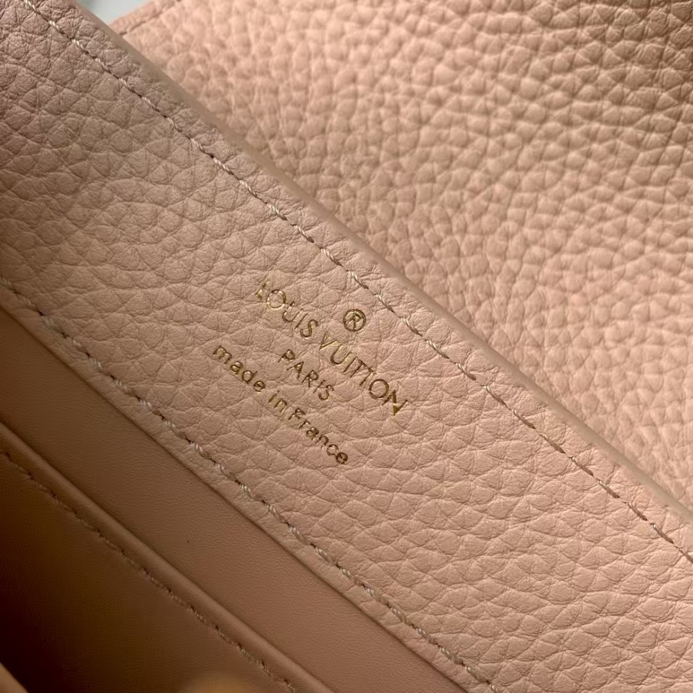 LOUIS VUITTON CAPUCINES MINI M23082 (21*14*8cm)