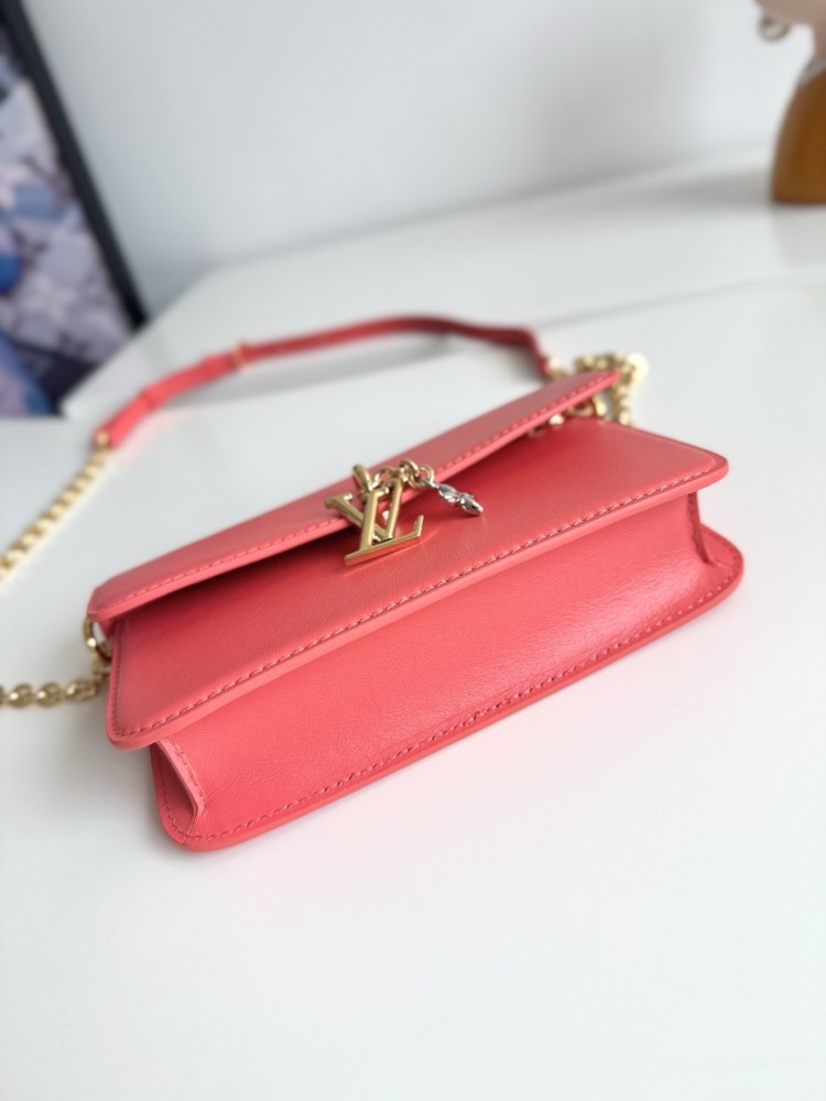 LOUIS VUITTON WALLET ON CHAIN LV BLOOM M14548 (20*11*4cm)