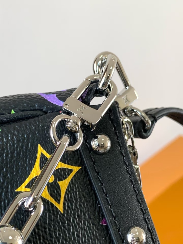 LOUIS VUITTON MURAKAMI LV X TM POCHETTE ACCESSOIRES M13663 (22*13*4cm)