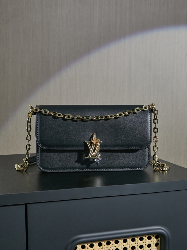 LOUIS VUITTON WALLET ON CHAIN LV BLOOM M14564 (20*11*4cm)