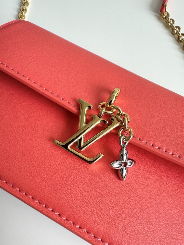 LOUIS VUITTON WALLET ON CHAIN LV BLOOM M14548 (20*11*4cm)