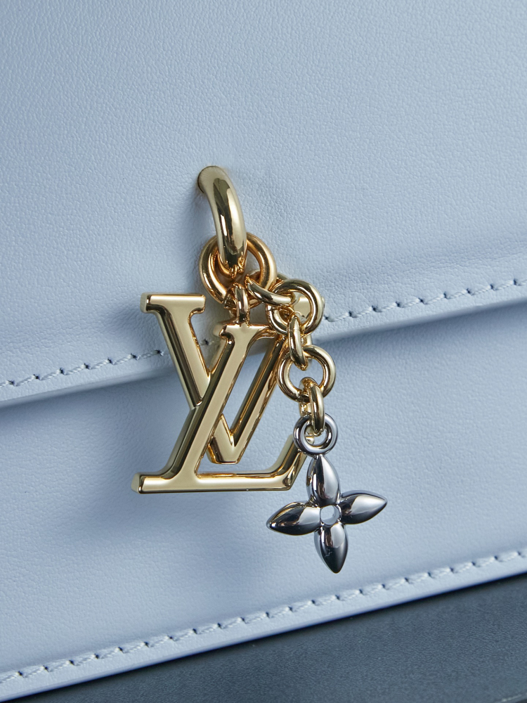 LOUIS VUITTON WALLET ON CHAIN LV BLOOM M14547 (20*11*4cm)