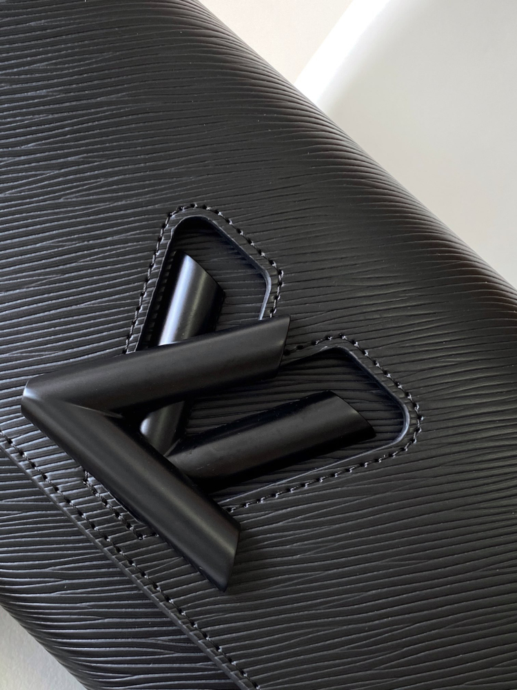 LOUIS VUITTON TWIST WEST M25336 (23.5*12*7cm)