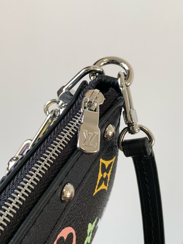 LOUIS VUITTON MURAKAMI LV X TM POCHETTE ACCESSOIRES M13663 (22*13*4cm)