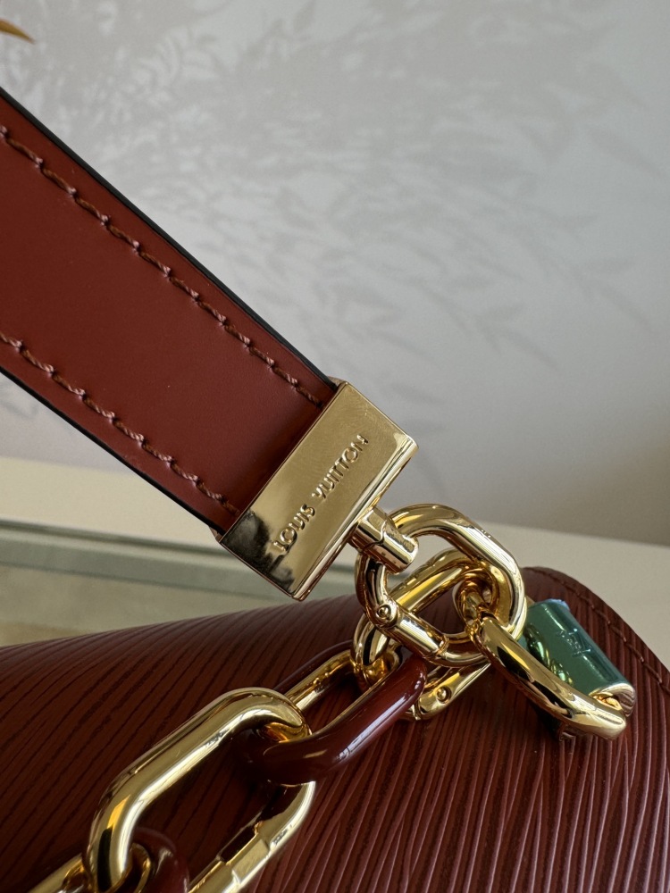 LOUIS VUITTON TWIST MM SLIM M11879 (23*16*8cm)