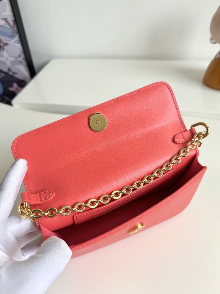 LOUIS VUITTON WALLET ON CHAIN LV BLOOM M14548 (20*11*4cm)