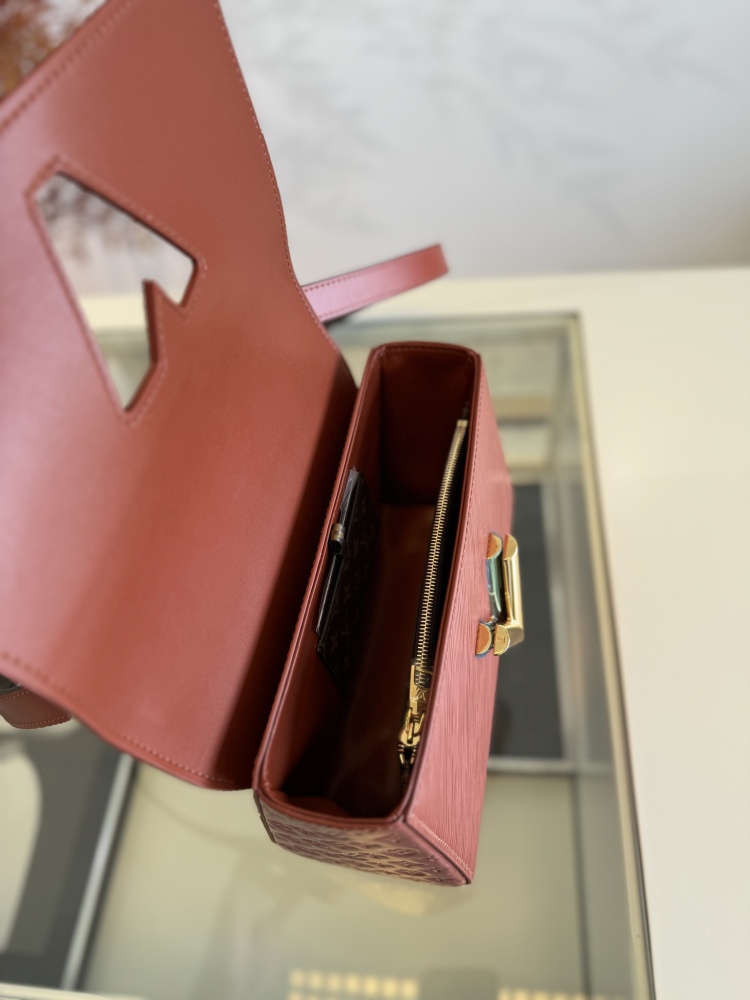 LOUIS VUITTON TWIST MM SLIM M11879 (23*16*8cm)