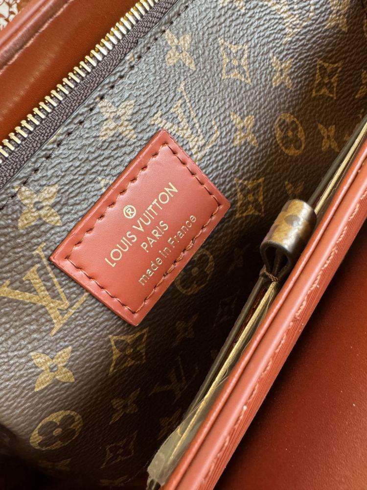 LOUIS VUITTON TWIST MM SLIM M11879 (23*16*8cm)