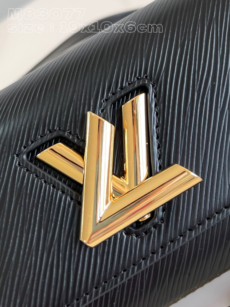 LOUIS VUITTON TWIST WEST POCHETTE M83077 (19*10.5*6.5cm)