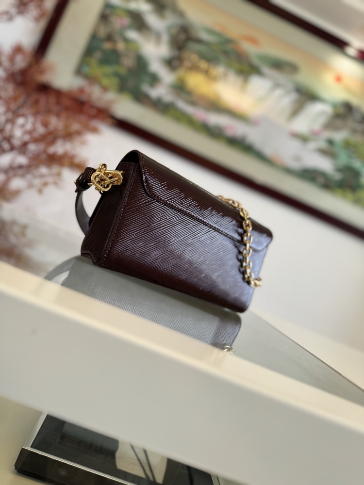 LOUIS VUITTON TWIST WEST M24603 (23.5*12*7cm)