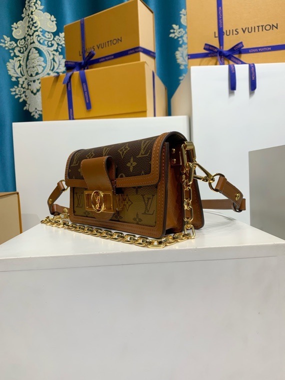 LOUIS VUITTON DAUPHINE EAST WEST M46757 (21*12*5cm)