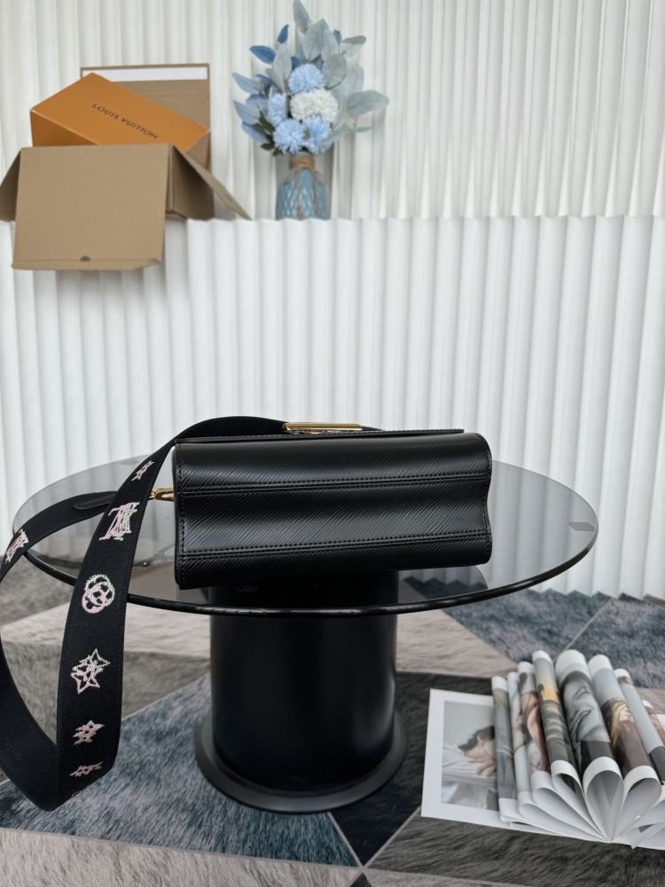 LOUIS VUITTON TWIST MM M23389 (23*17*9.5cm)