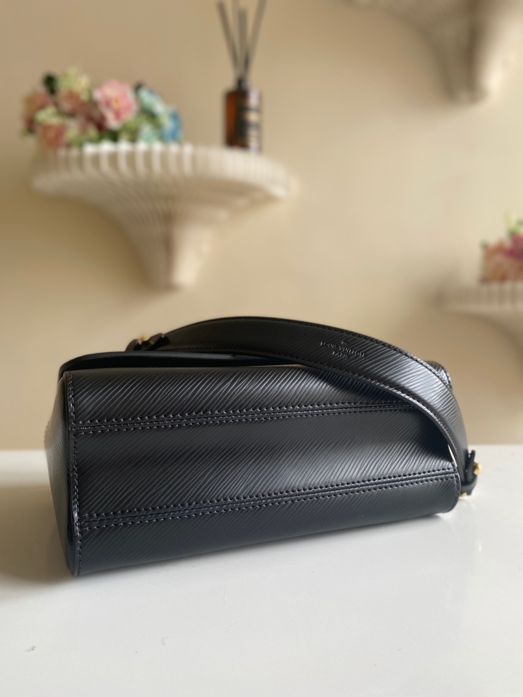 LOUIS VUITTON TWIST MM M50282 (23*17*9.5cm)