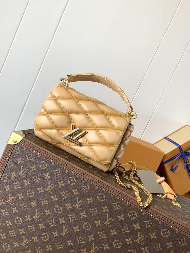 LOUIS VUITTON GO-14 PM M12332(23*16*10cm)