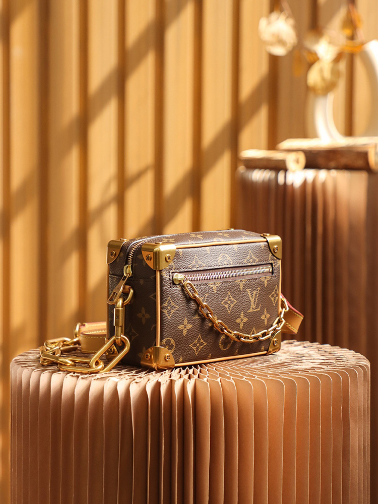 LOUIS VUITTON MINI SOFT TRUNK M68906 (18.5*13*8cm)