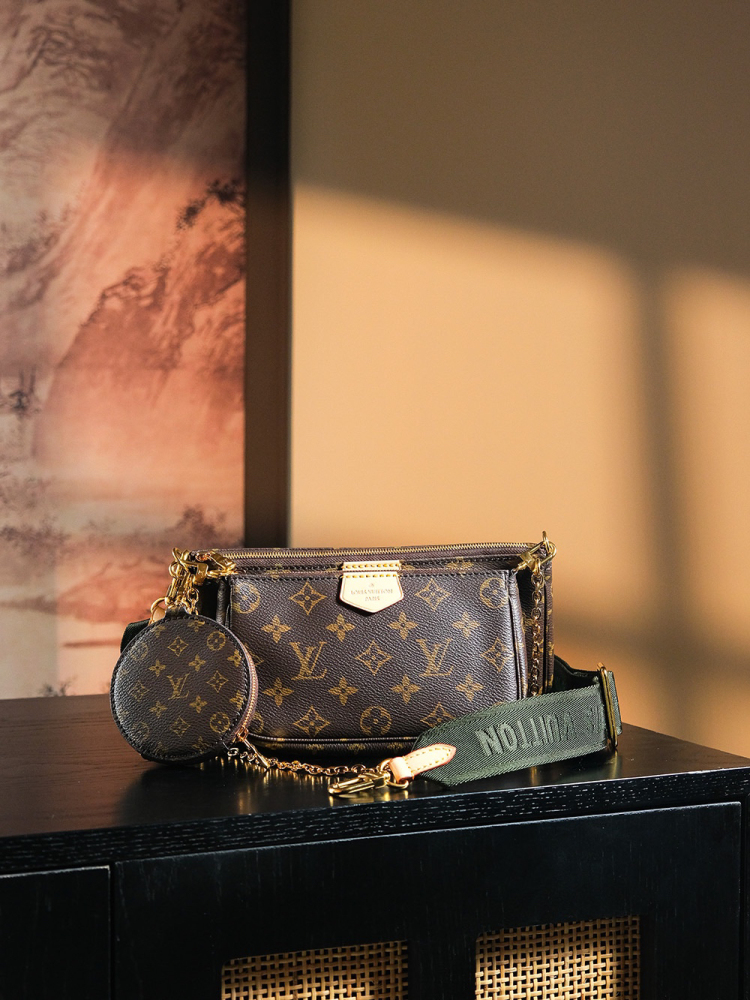 LOUIS VUITTON MULTI POCHETTE ACCESSOIRES M44813 (24*13*4cm)