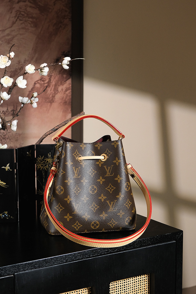 LOUIS VUITTON NÉONOÉ BB M46581 (20*20*13cm)