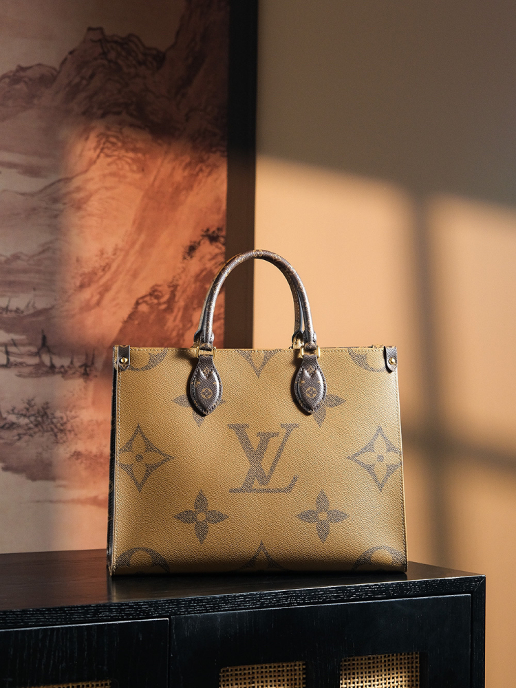 LOUIS VUITTON ONTHEGO MM M45321 (34*26*13cm)