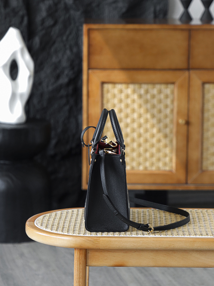 LOUIS VUITTON ONTHEGO PM M45659 (25*19*11.5cm)