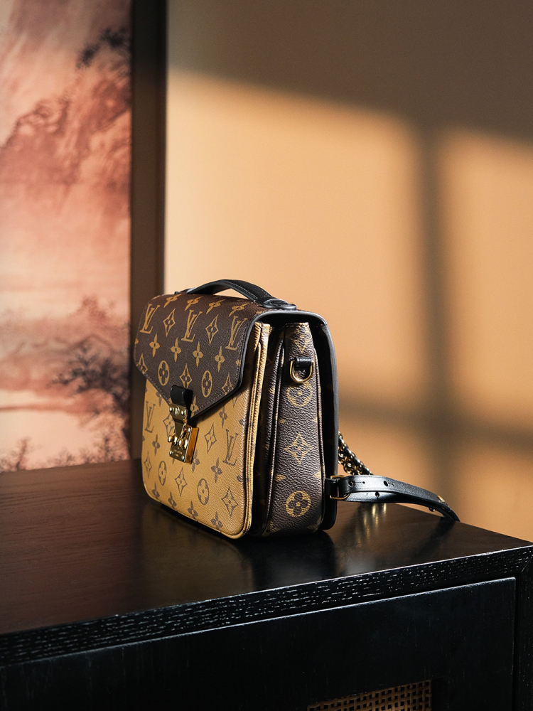 LOUIS VUITTON POCHETTE MÉTIS BACKPACK M11941 (20*17*7cm)