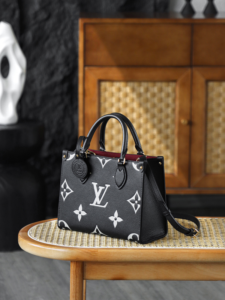 LOUIS VUITTON ONTHEGO PM M45659 (25*19*11.5cm)