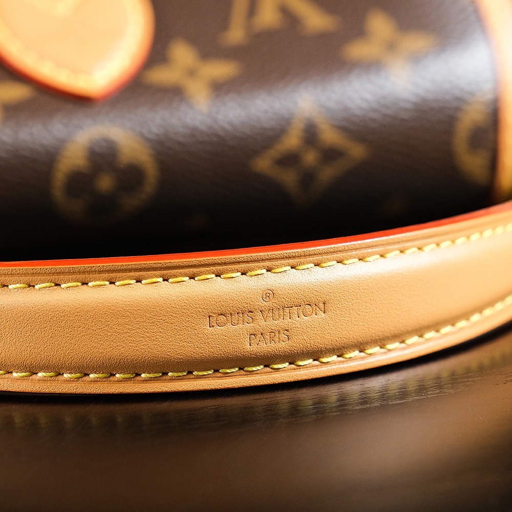 LOUIS VUITTON NANO DIANE M83298 (19*10*6cm)