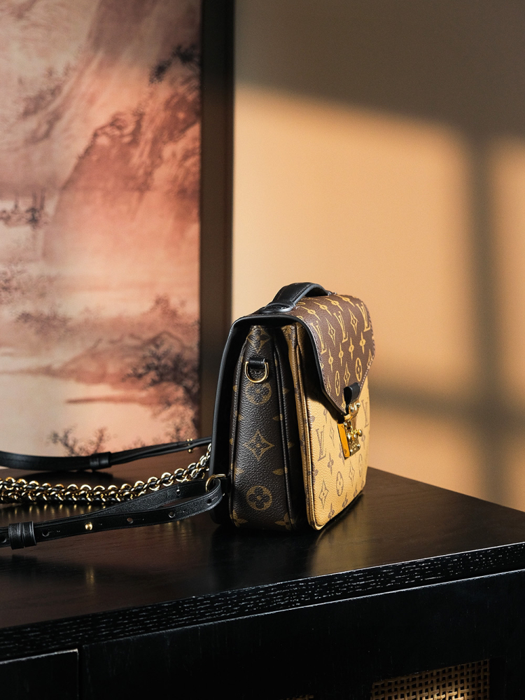 LOUIS VUITTON POCHETTE MÉTIS BACKPACK M11941 (20*17*7cm)