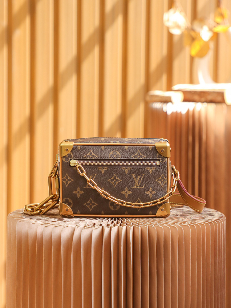 LOUIS VUITTON MINI SOFT TRUNK M68906 (18.5*13*8cm)