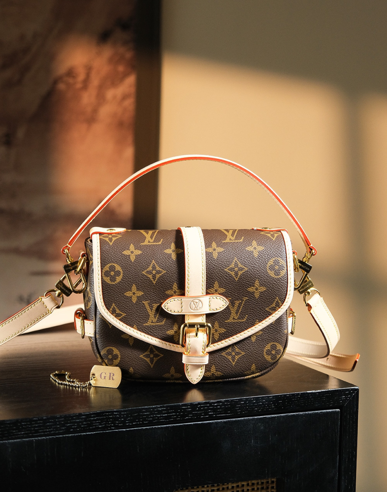 LOUIS VUITTON SAUMUR BB M46740 (20*16*7.5cm)