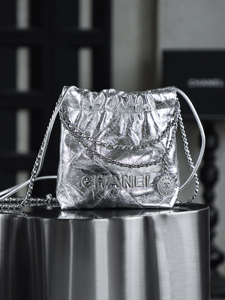 CHANEL 22 BAG Mini