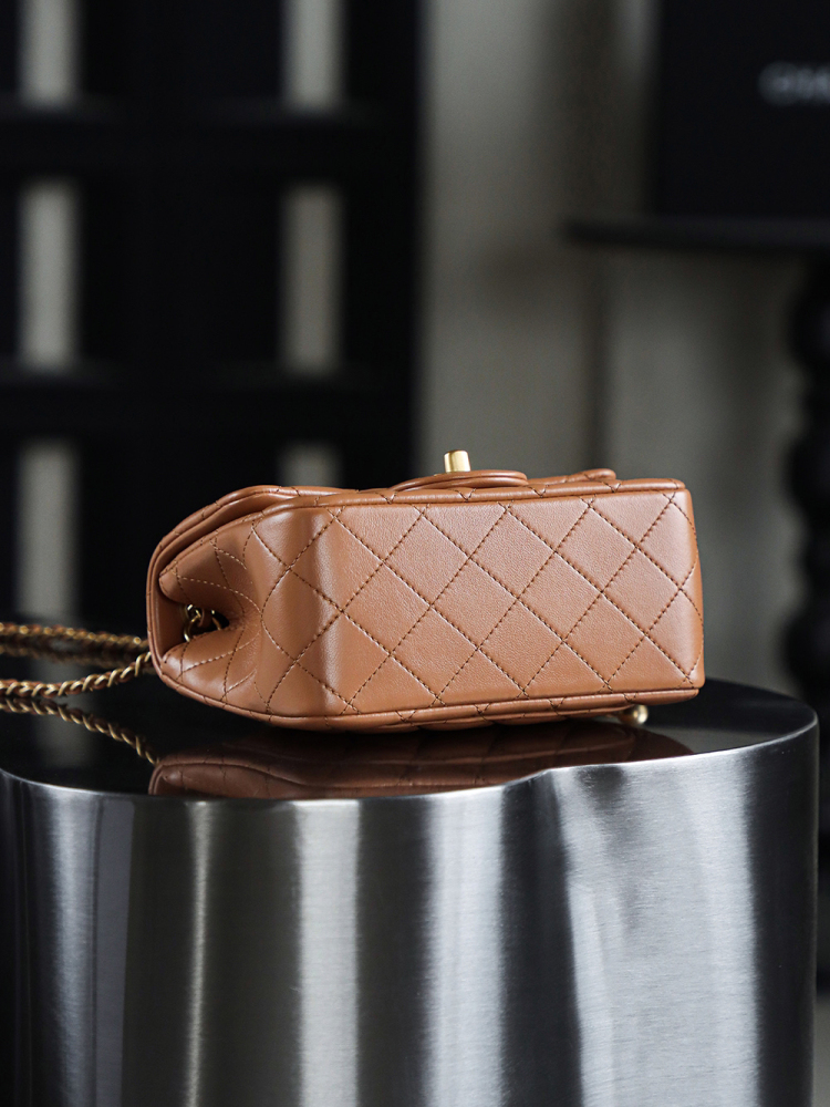 CHANEL Golden Ball Caramel Color Fang Fat Man