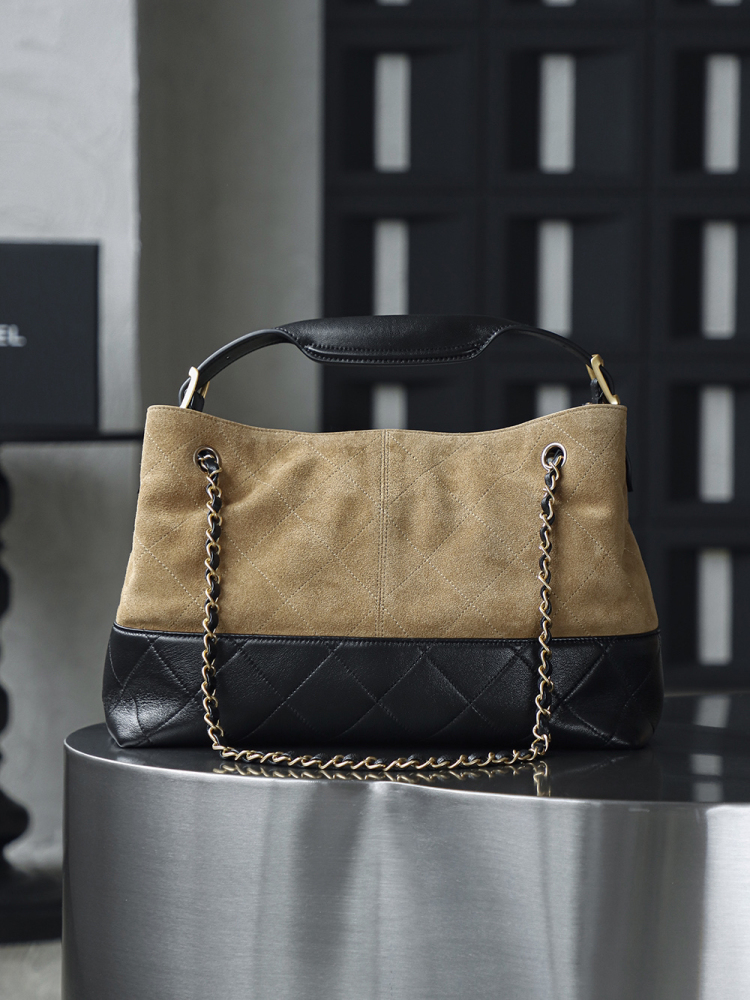 CHANEL 25A Handicraft Workshop hobo suede bag