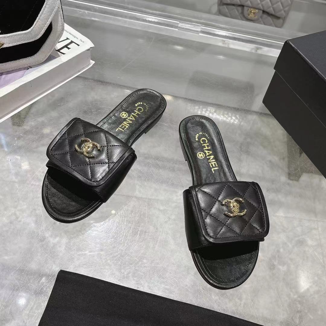 CHANEL 25Cflat sandals