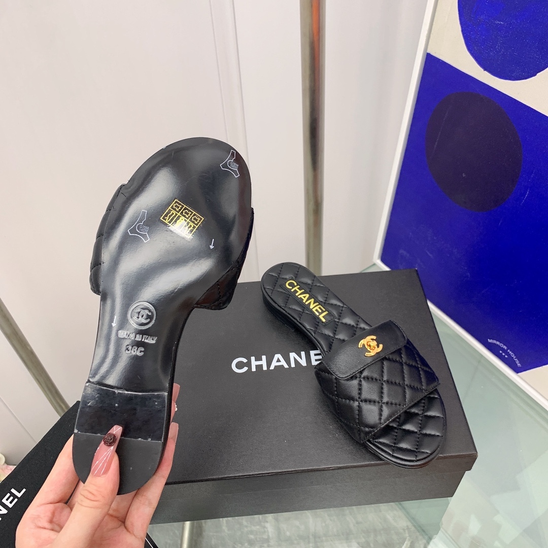 CHANEL slippers