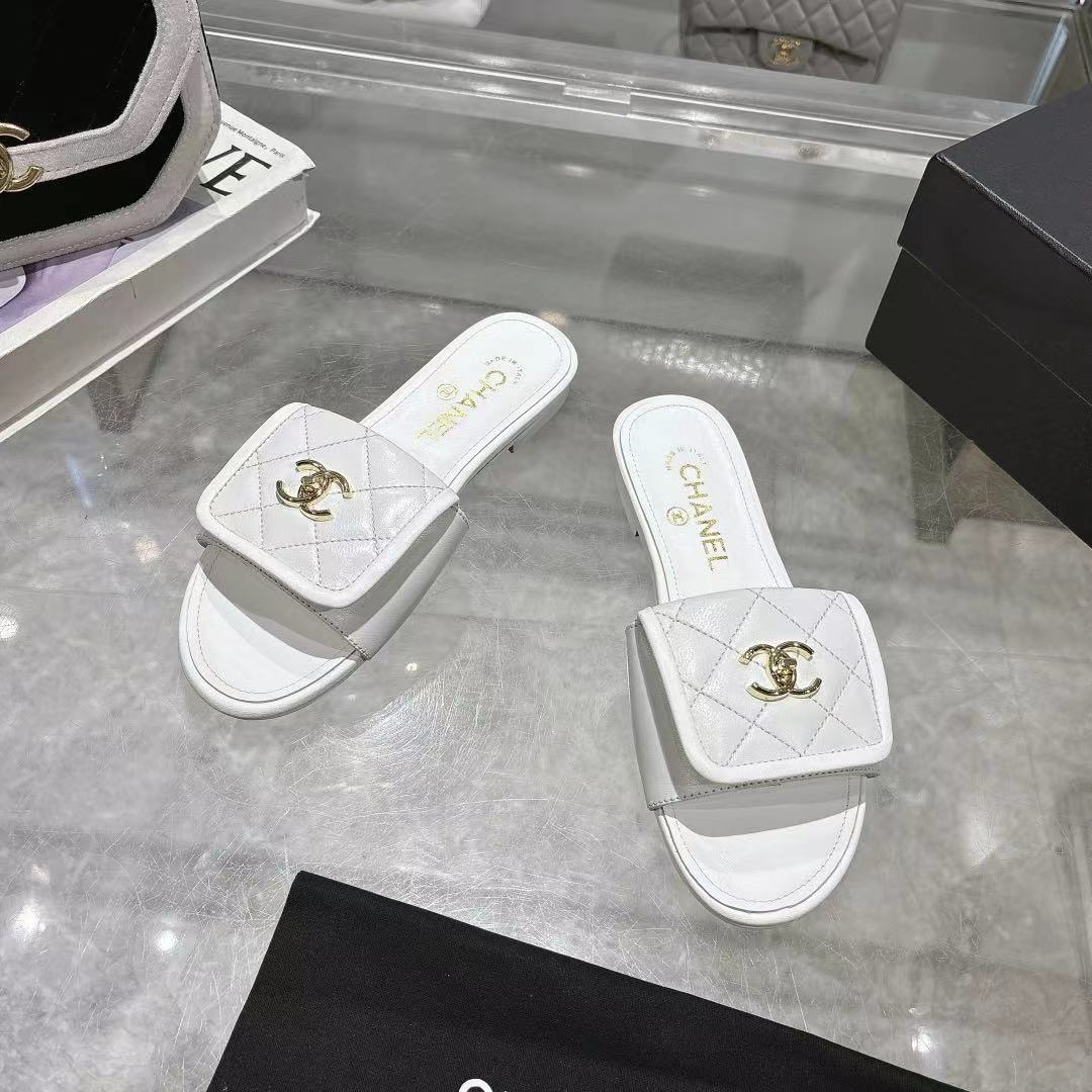 CHANEL 25Cflat sandals