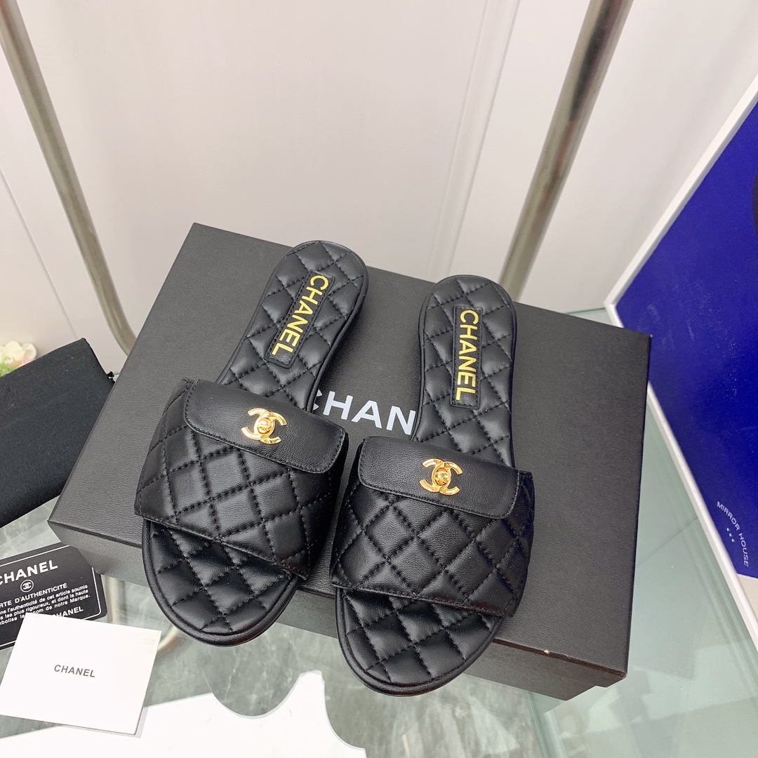 CHANEL slippers